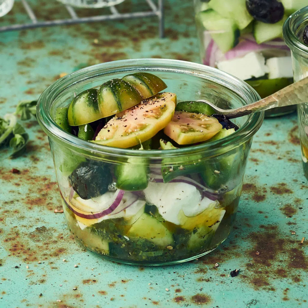 Griechischer Salat im Glas