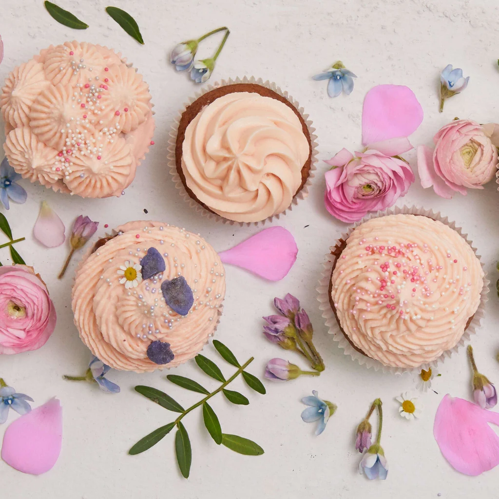 Schokoladen-Cupcakes mit Himbeer-Frosting