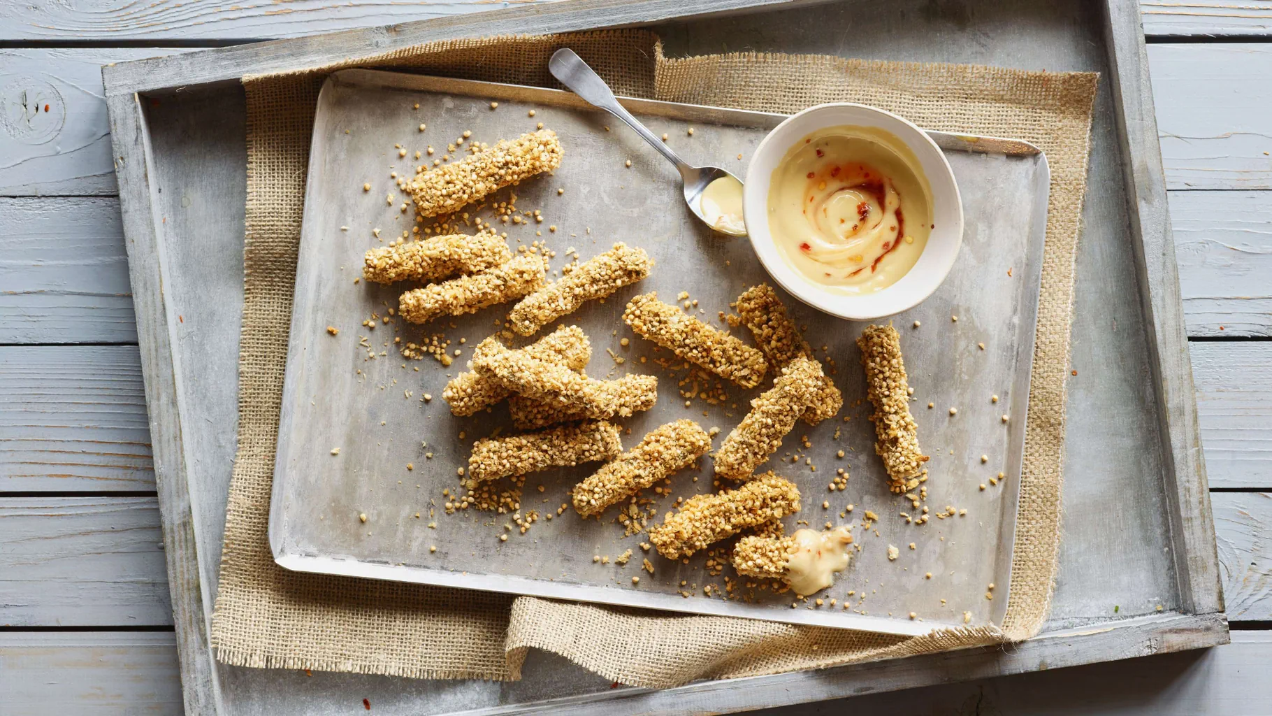 Tofu-Sticks mit Mandeldip