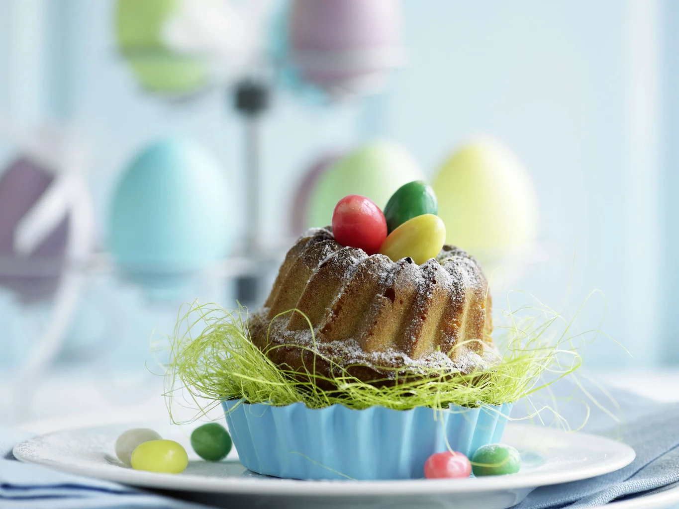 Mini-Gugelhopf mit Apfel und Mandeln