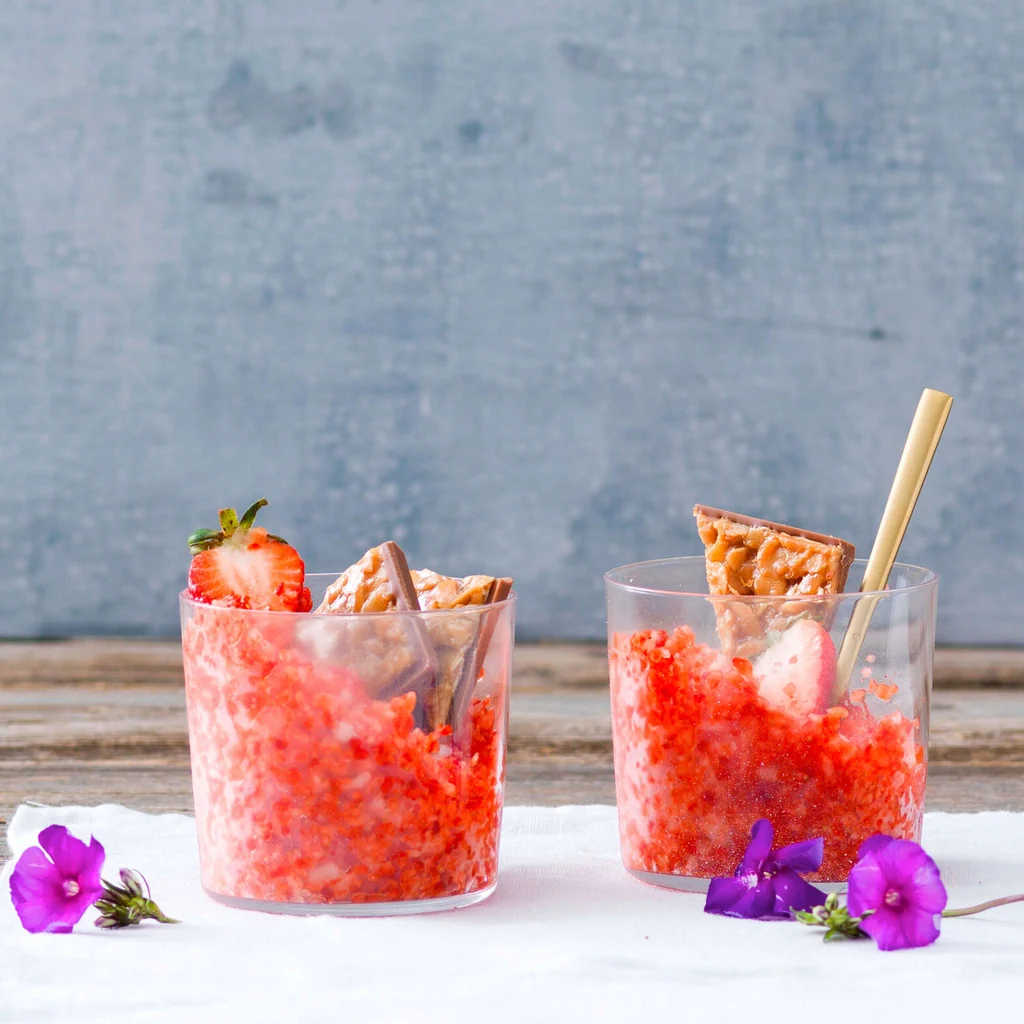 Erdbeer-Granita mit Schokolade
