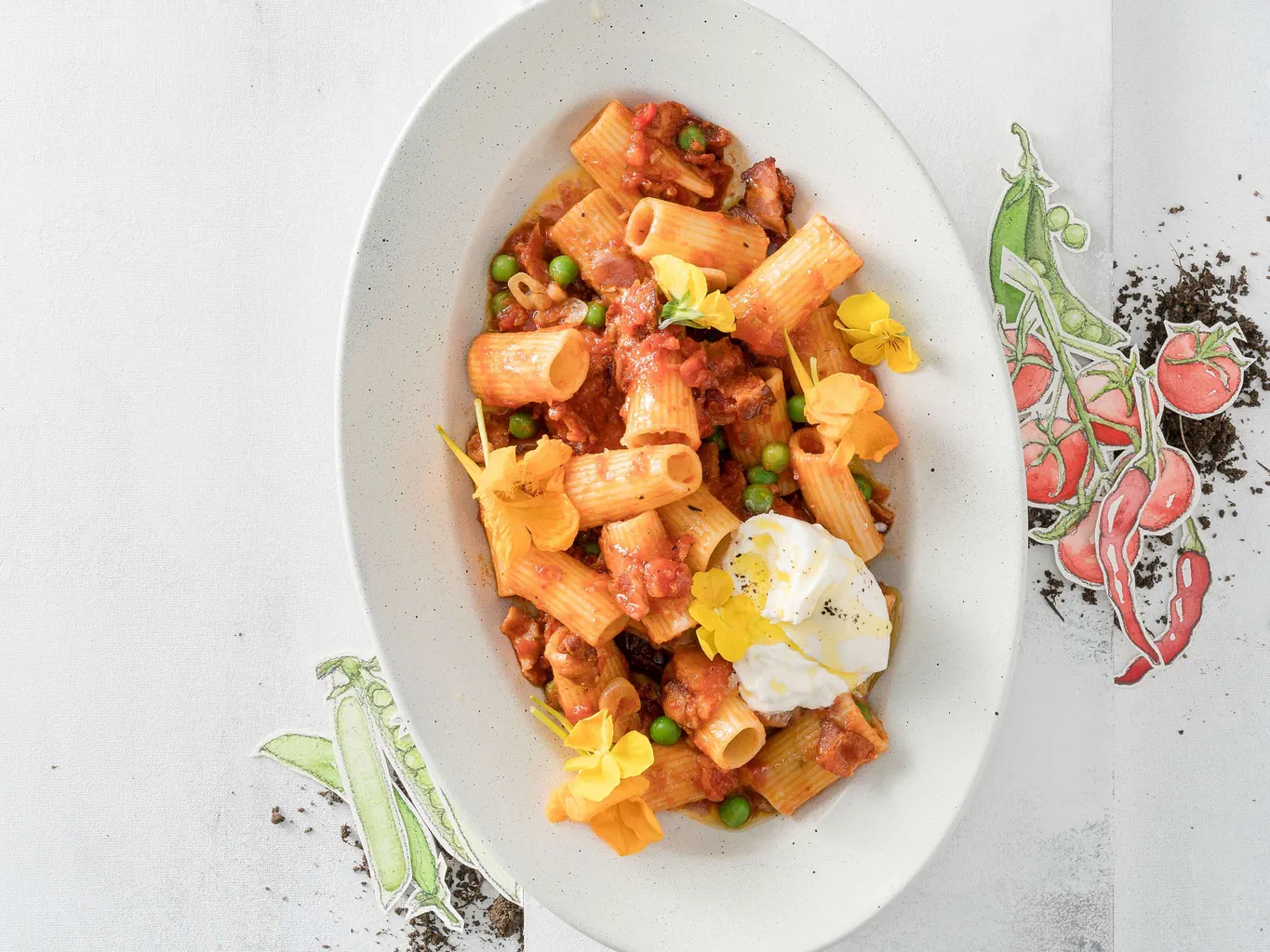 Pasta al pomodoro e ai piselli