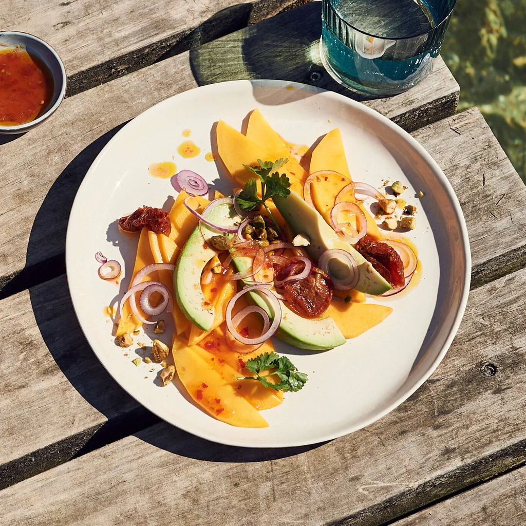 Süss-saurer Mango-Avocado-Salat