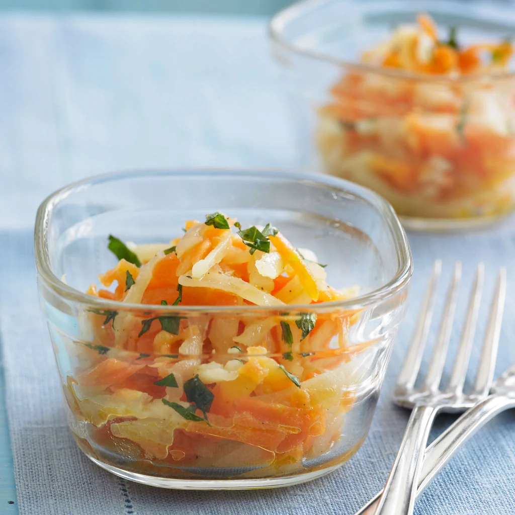 Salade de chou-rave et de carottes à la vapeur