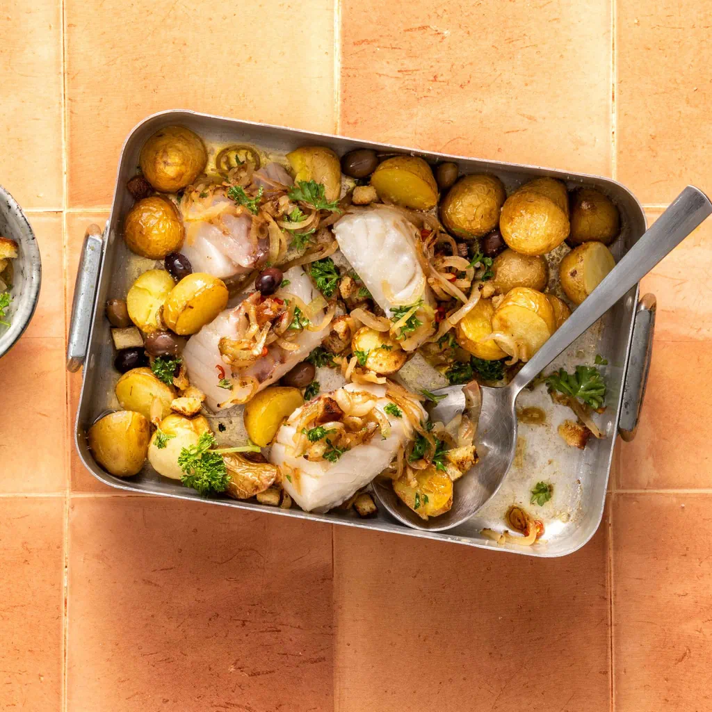 Kabeljau mit Zwiebeln aus dem Ofen
