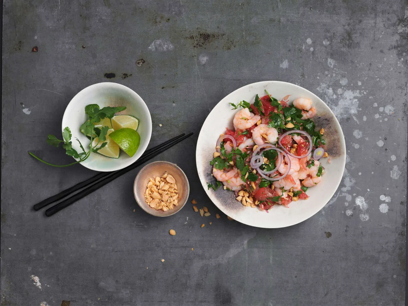 Salade de crevettes vietnamienne avec pomelo