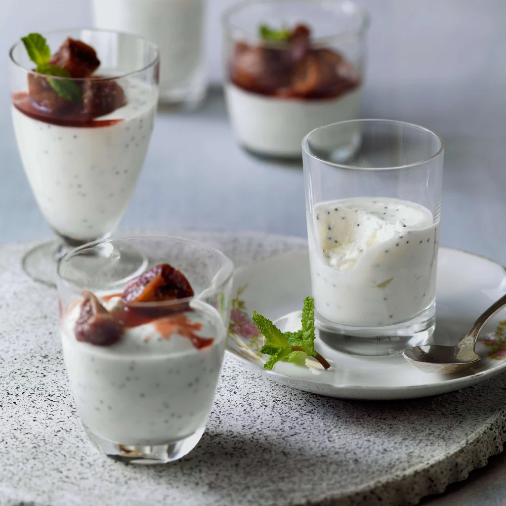 Mousse au séré et au pavot sans lactose avec figues au porto
