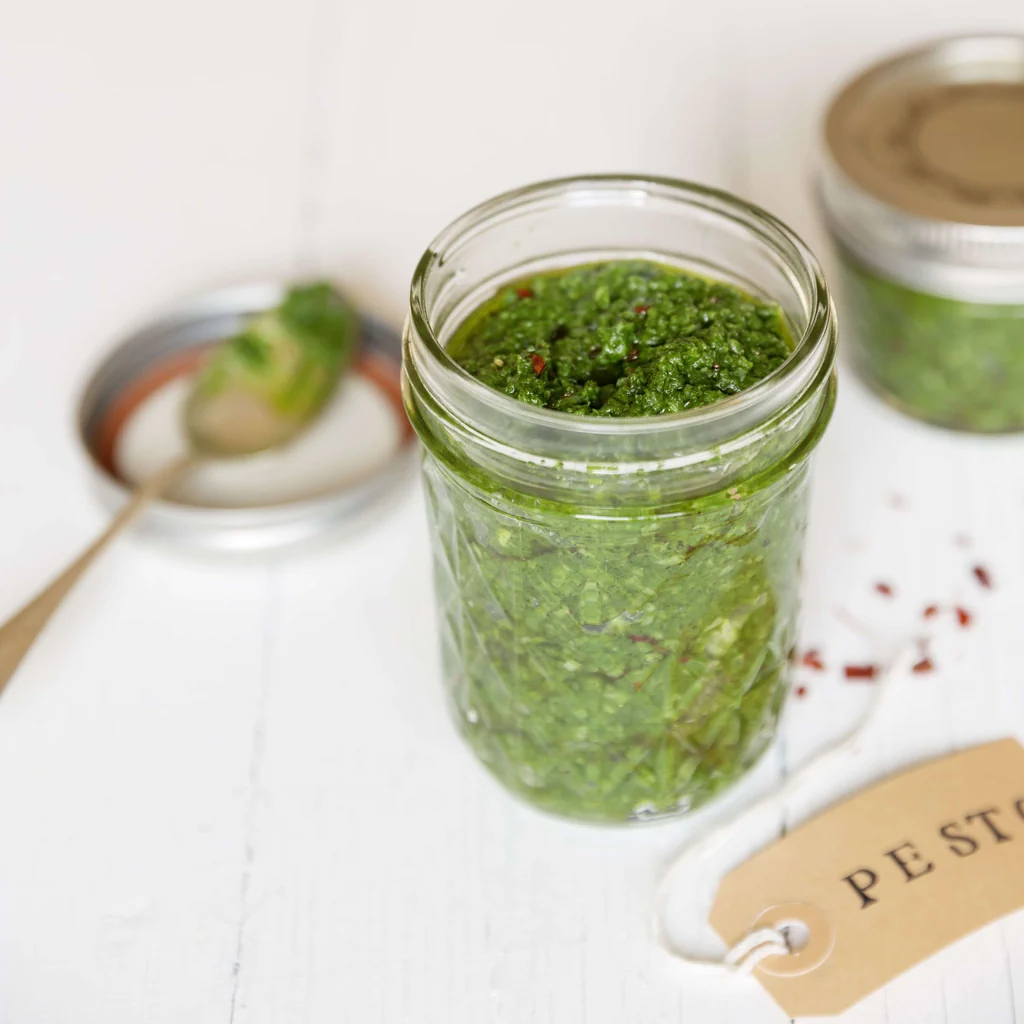 Pesto piccante di cavolo piuma 