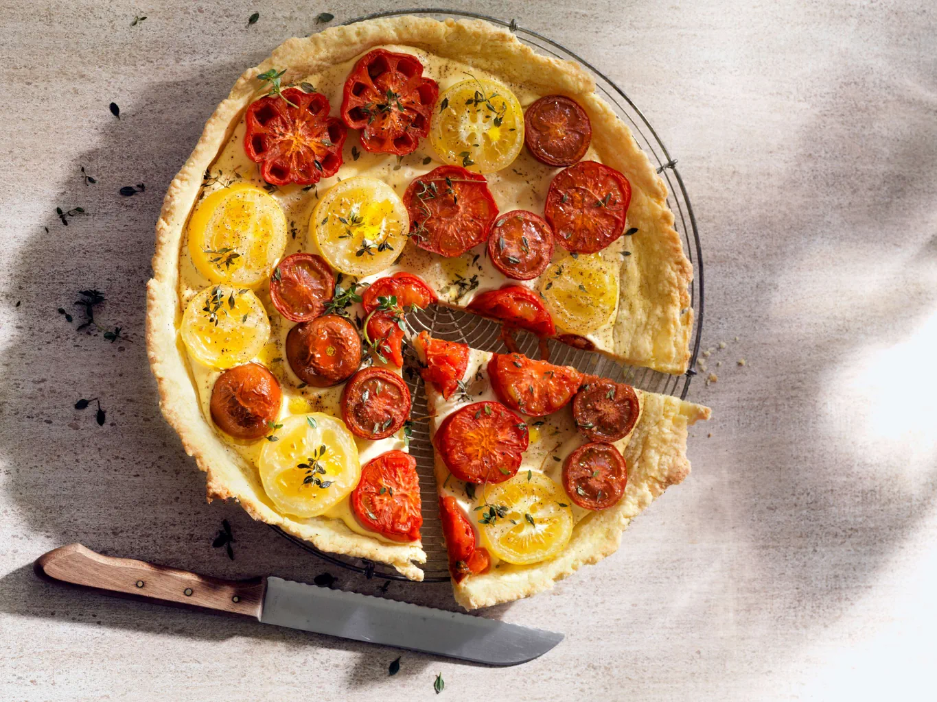 Tarte aux tomates parfumée au thym citron