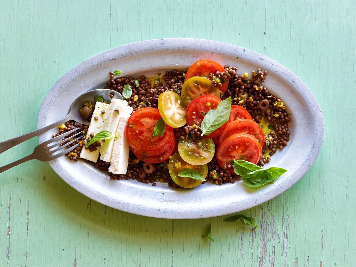 Tomates aux lentilles noires