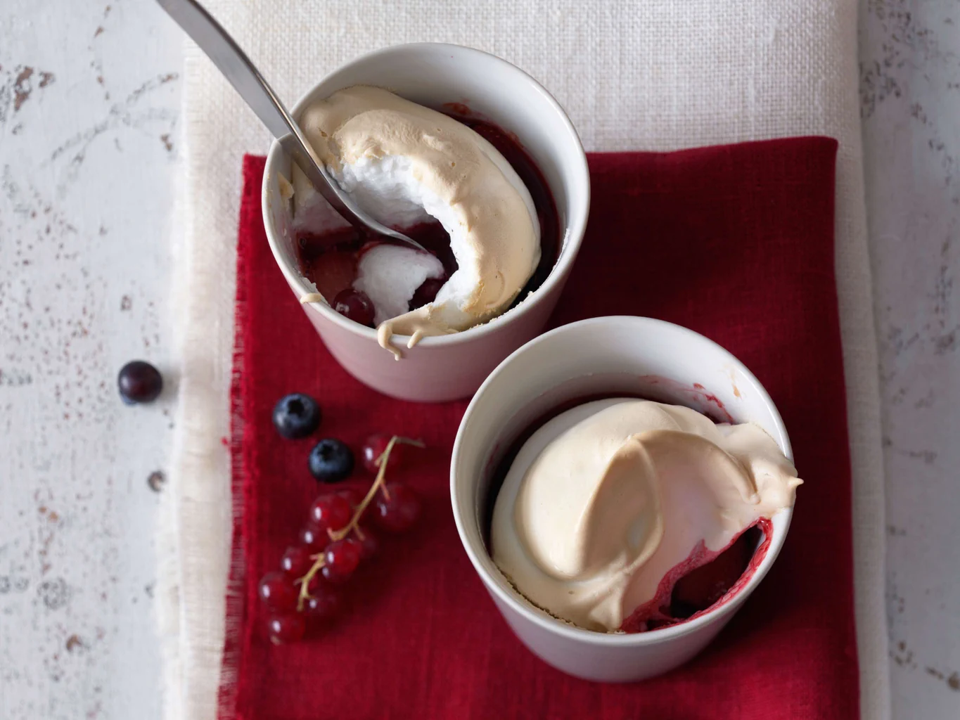 Gebackene Beeren mit Meringue