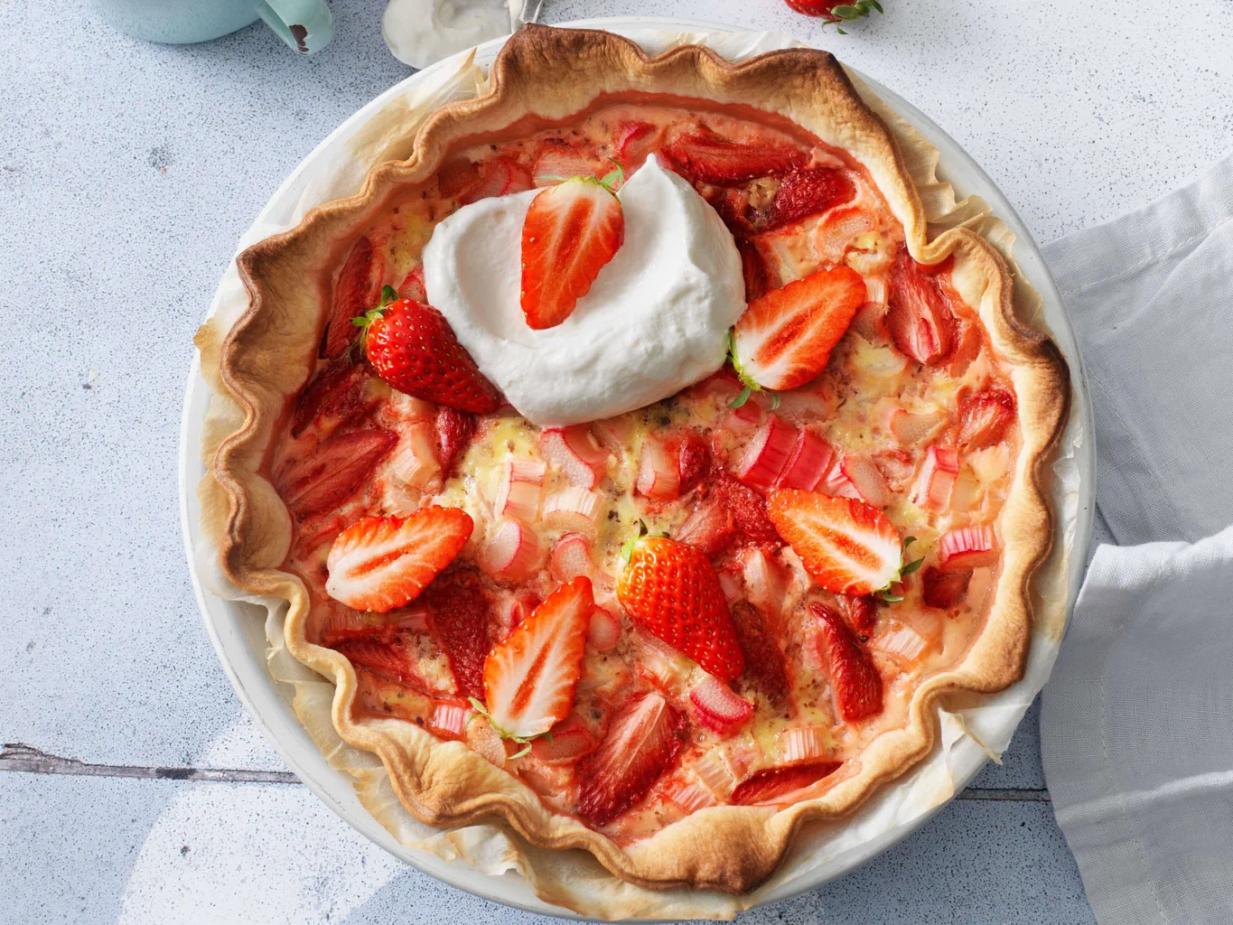 Tarte à la rhubarbe et aux fraises