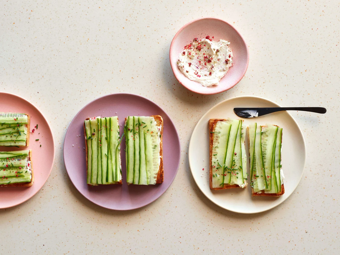 Toast ai cetrioli