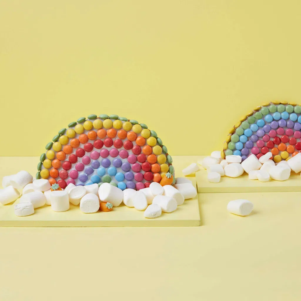 Smarties-Regenbogen-Torte