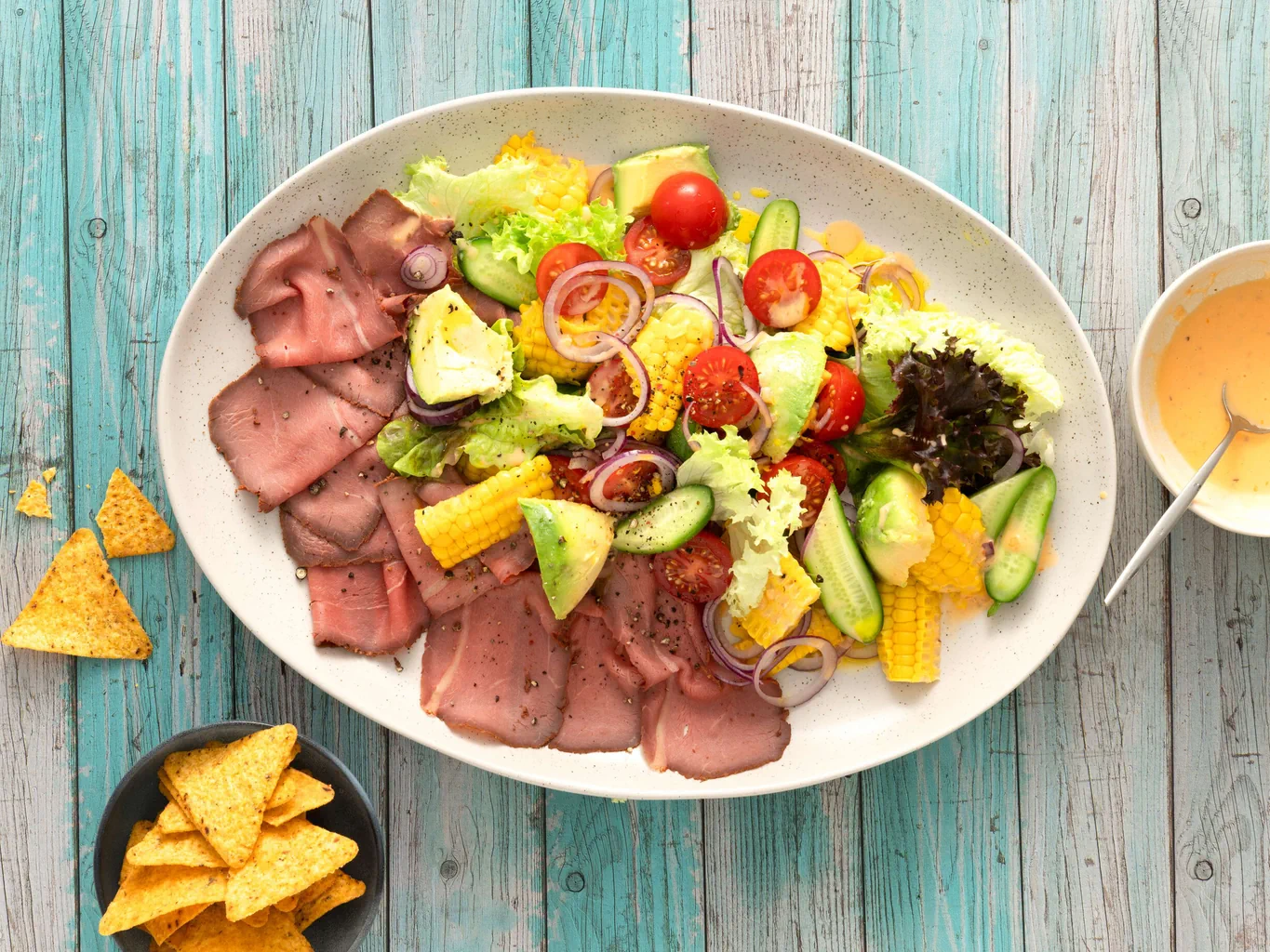 Rosbif avec maïs et avocat