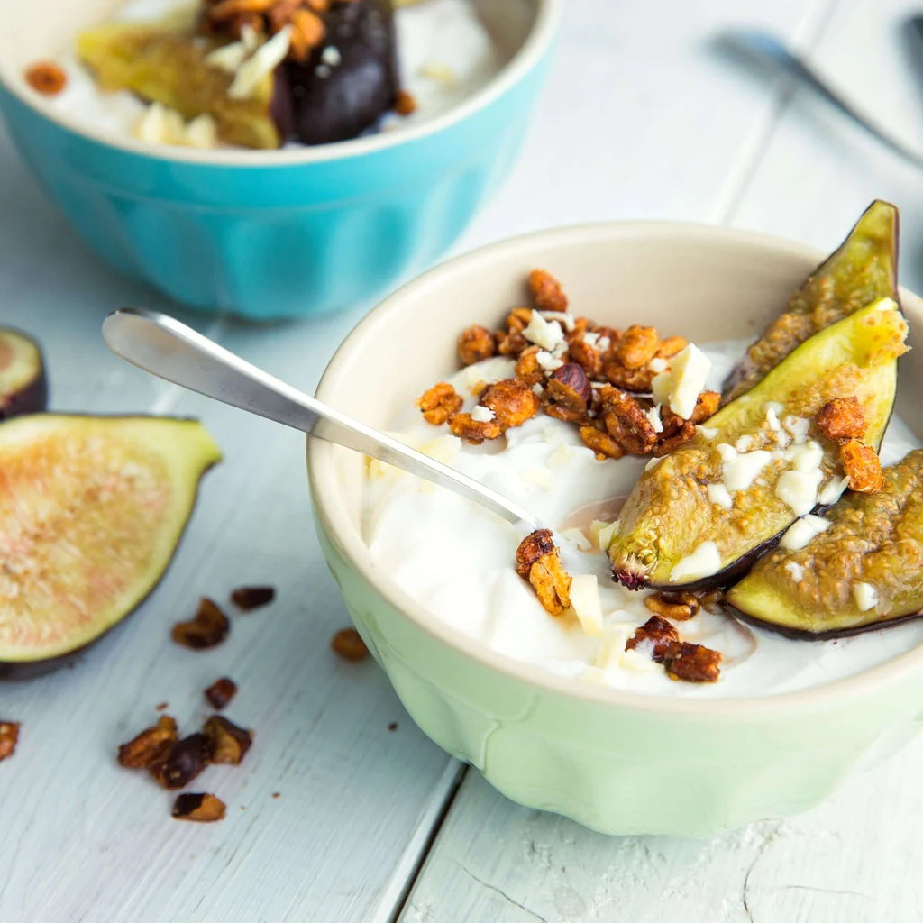 Skyr mit Crunch und Feigen