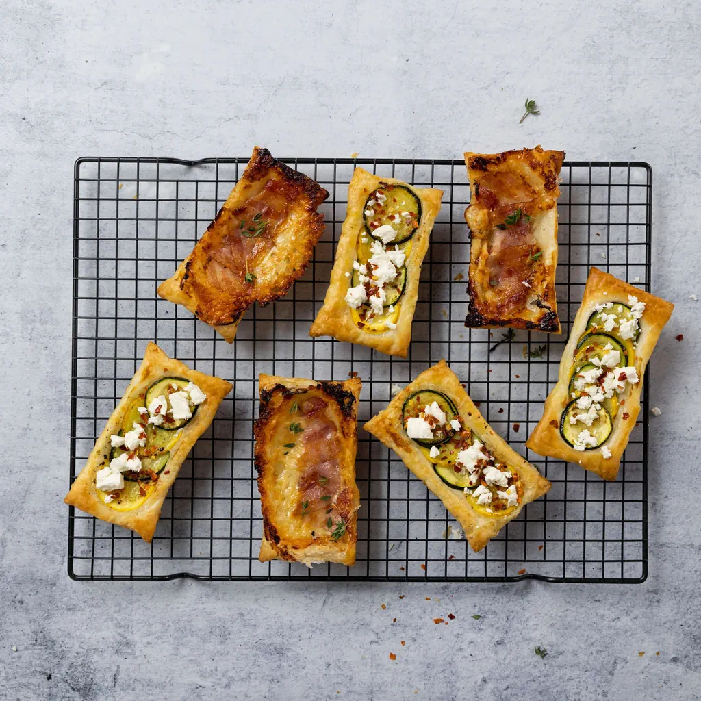 Zucchetti- und Speck-Pastries