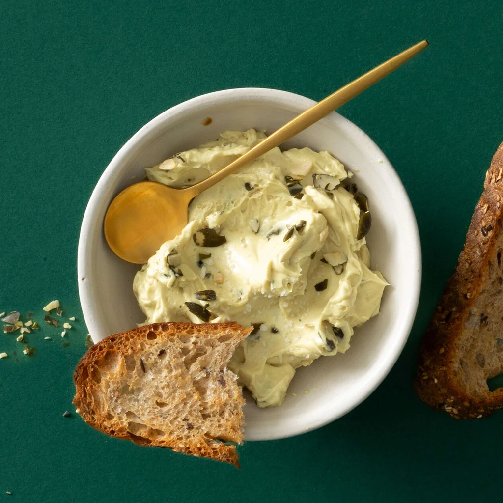 Whipped Butter mit Kürbiskernöl