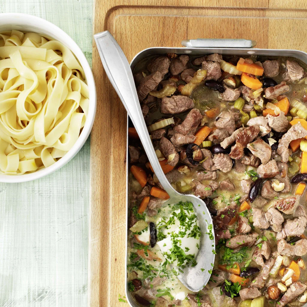 Sminuzzato d’agnello con nocciole e olive