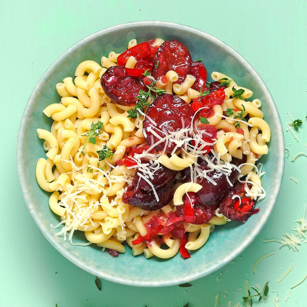 Prugne piccanti con cornetti al formaggio 