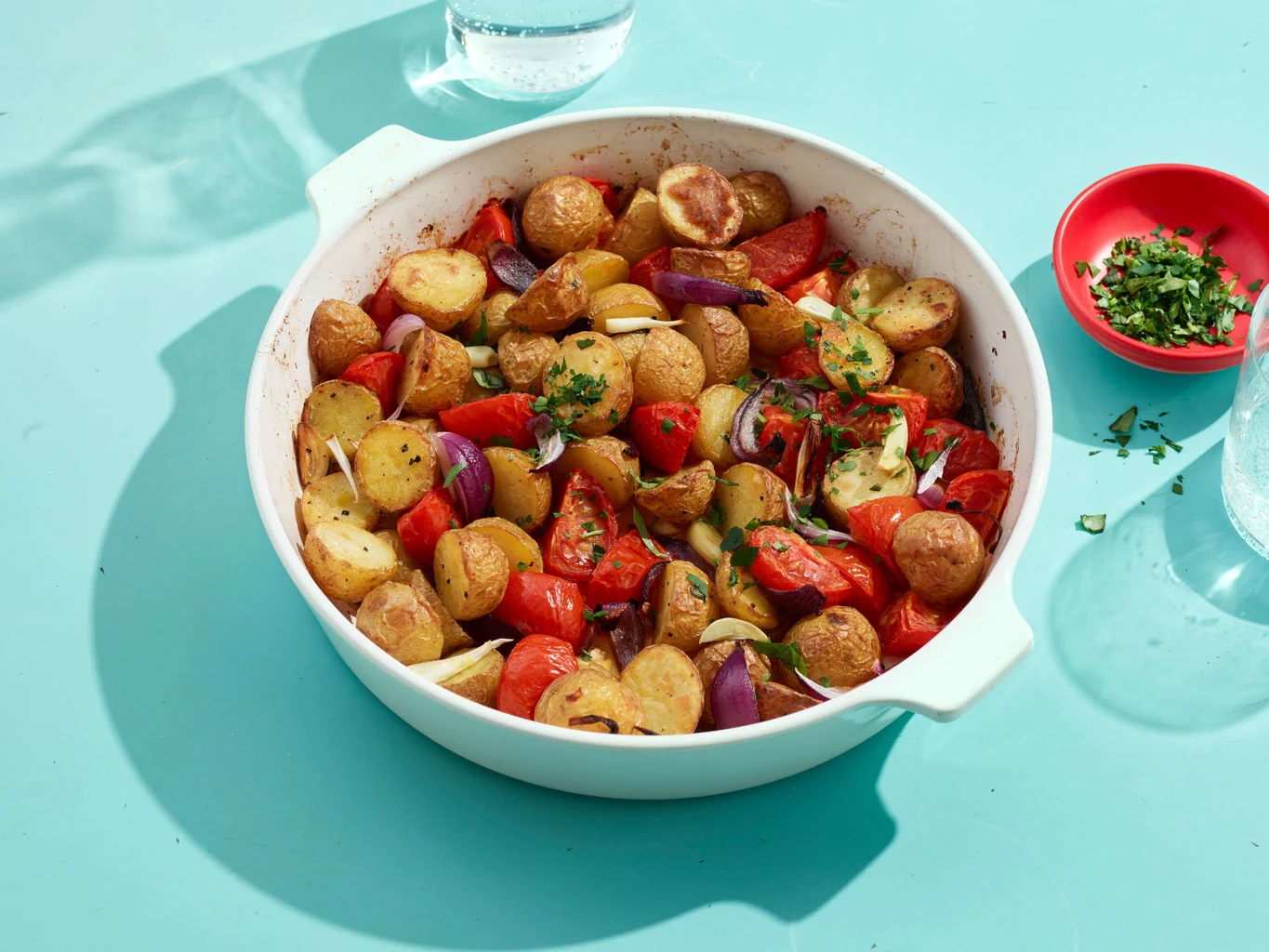 Kräuterkartoffeln mit Tomaten
