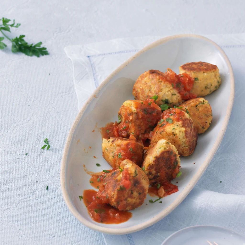 Thon-Reis-Kugeln mit Tomatensauce