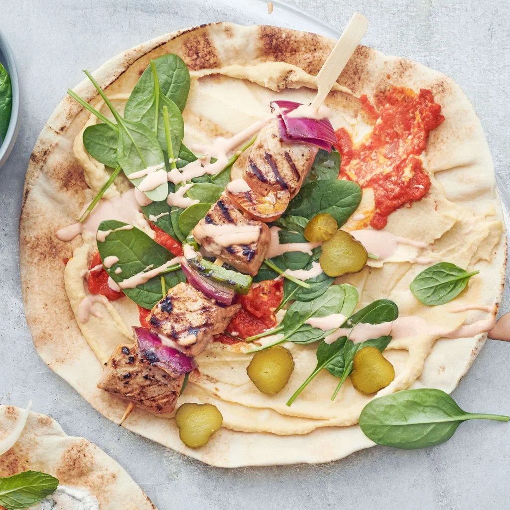 Wrap au porc, à l'houmous et à la sauce cocktail