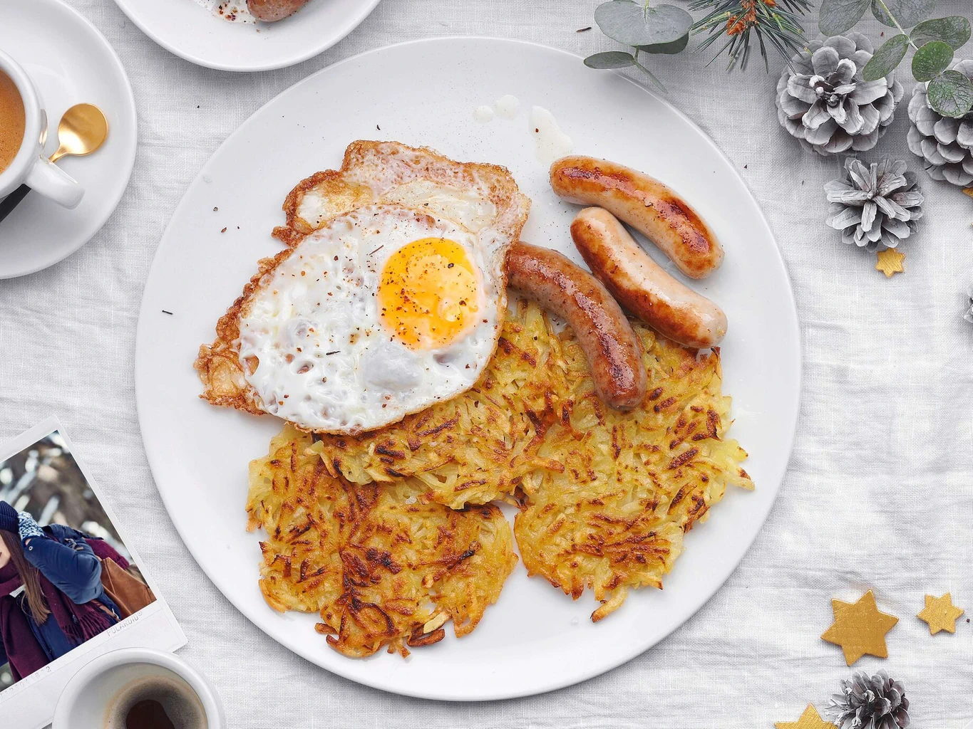 Rösti con uova e salsiccette