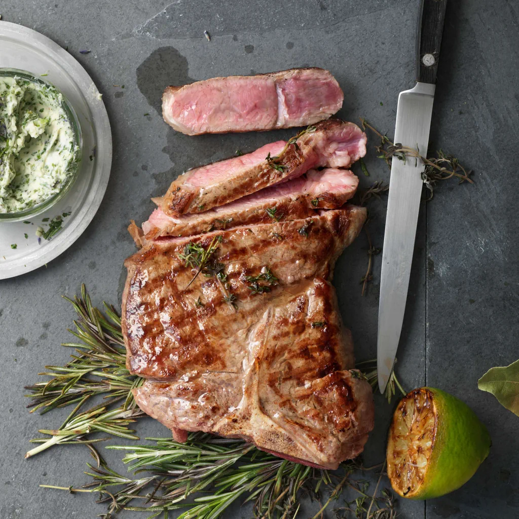 T-Bone-Steak mit Kräuterbutter