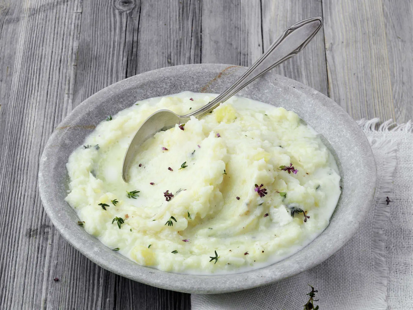 Blumenkohlstampf mit Ziegenweichkäse
