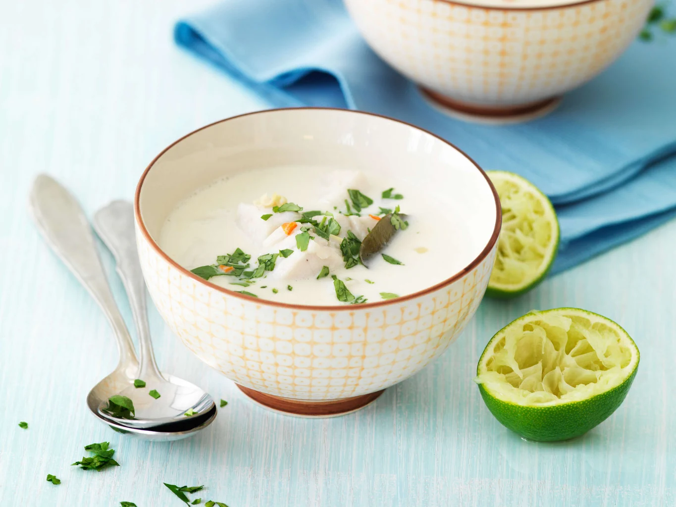 Zuppa di pesce al latte di cocco e coriandolo