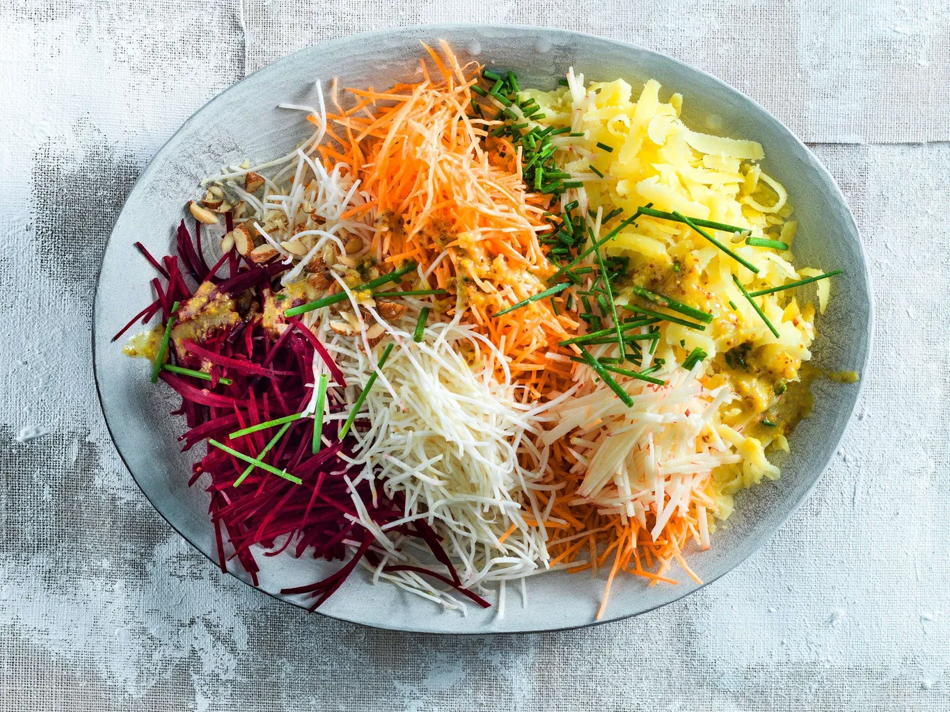 Insalata di ortaggi grattugiati