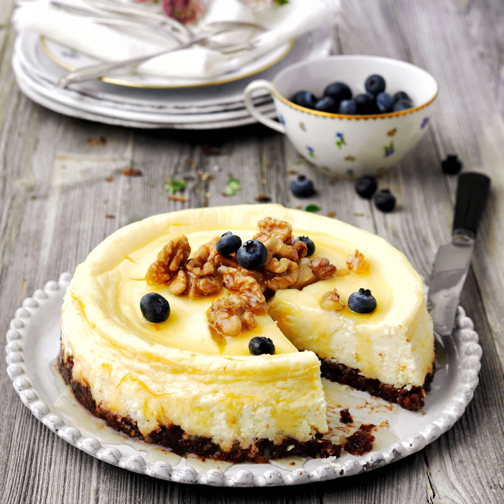 Ziegen-Cheesecake mit Honignüssen