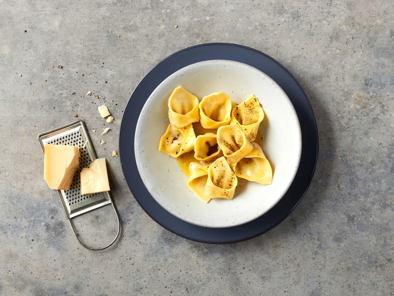 Tortellini con ripieno di carne