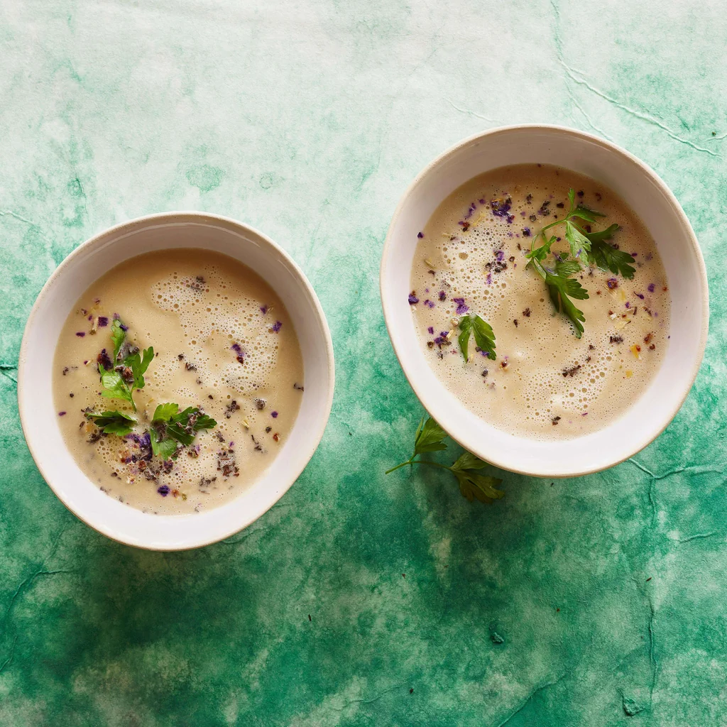 Velouté de légumes-racines au thé noir
