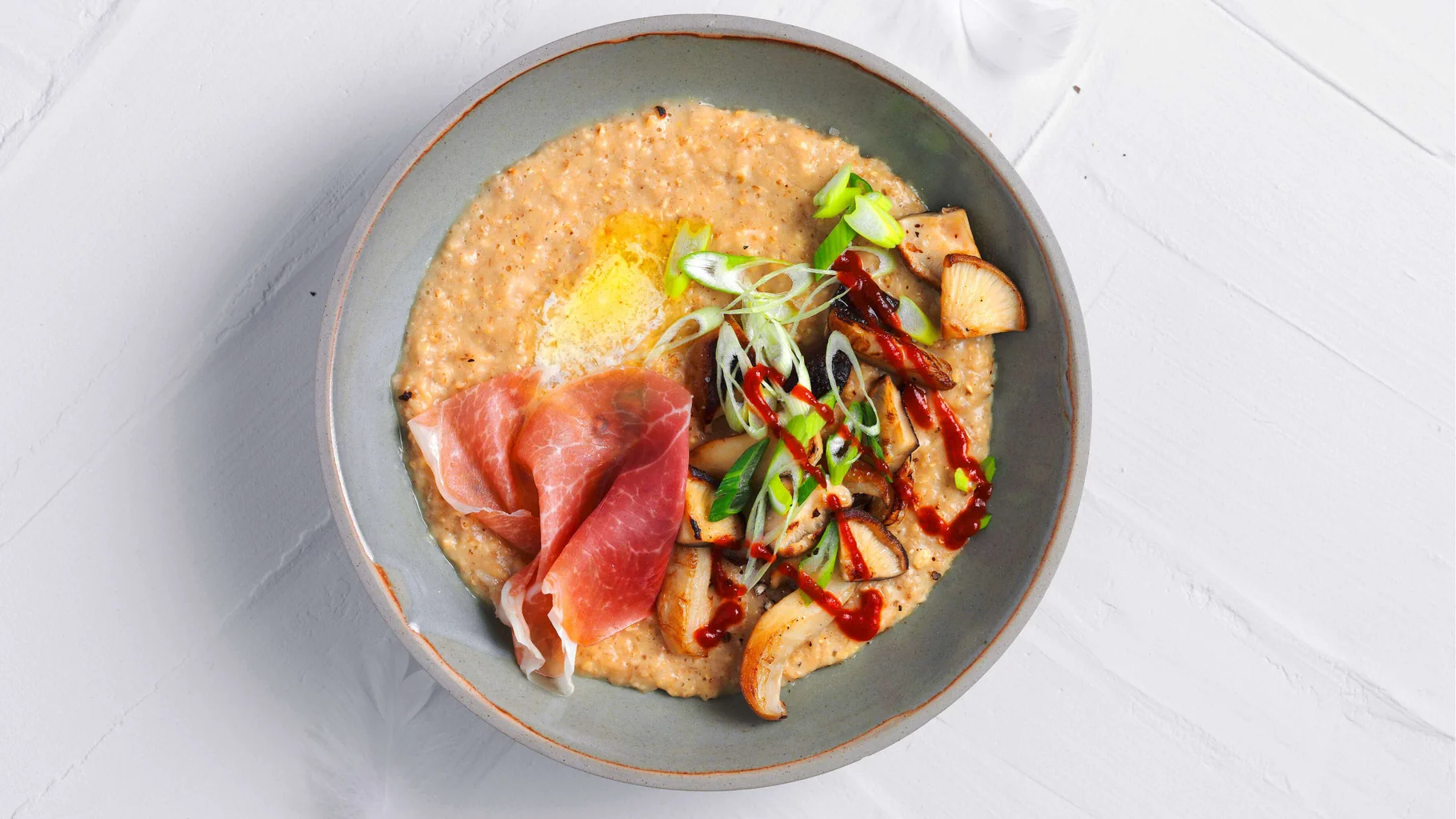 Salziges Porridge mit Pilzen