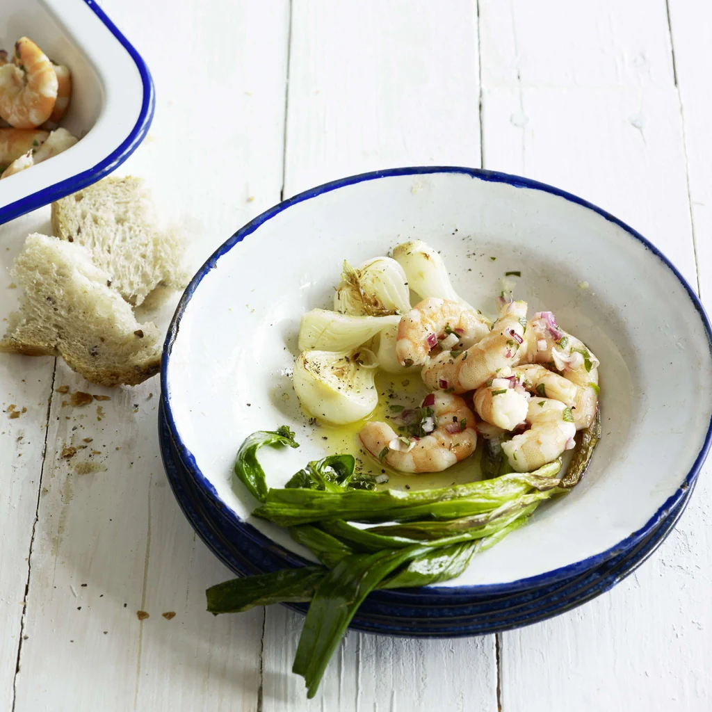 Insalata di gamberetti con cipollotti