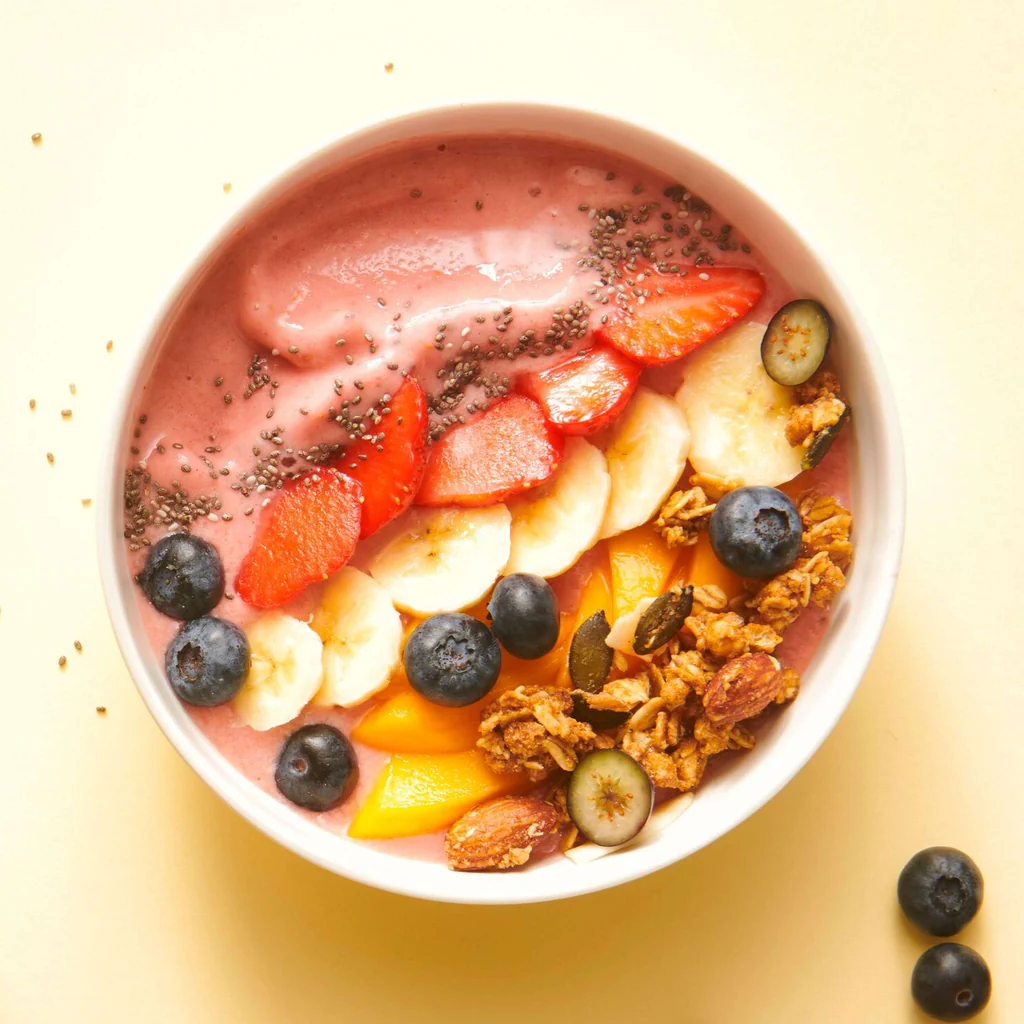 Granola-Smoothie-Bowl