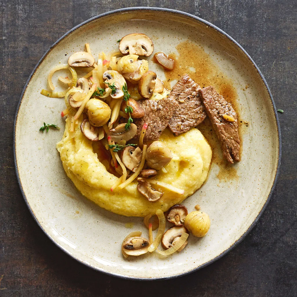 Polenta aux champignons et tranche de bœuf