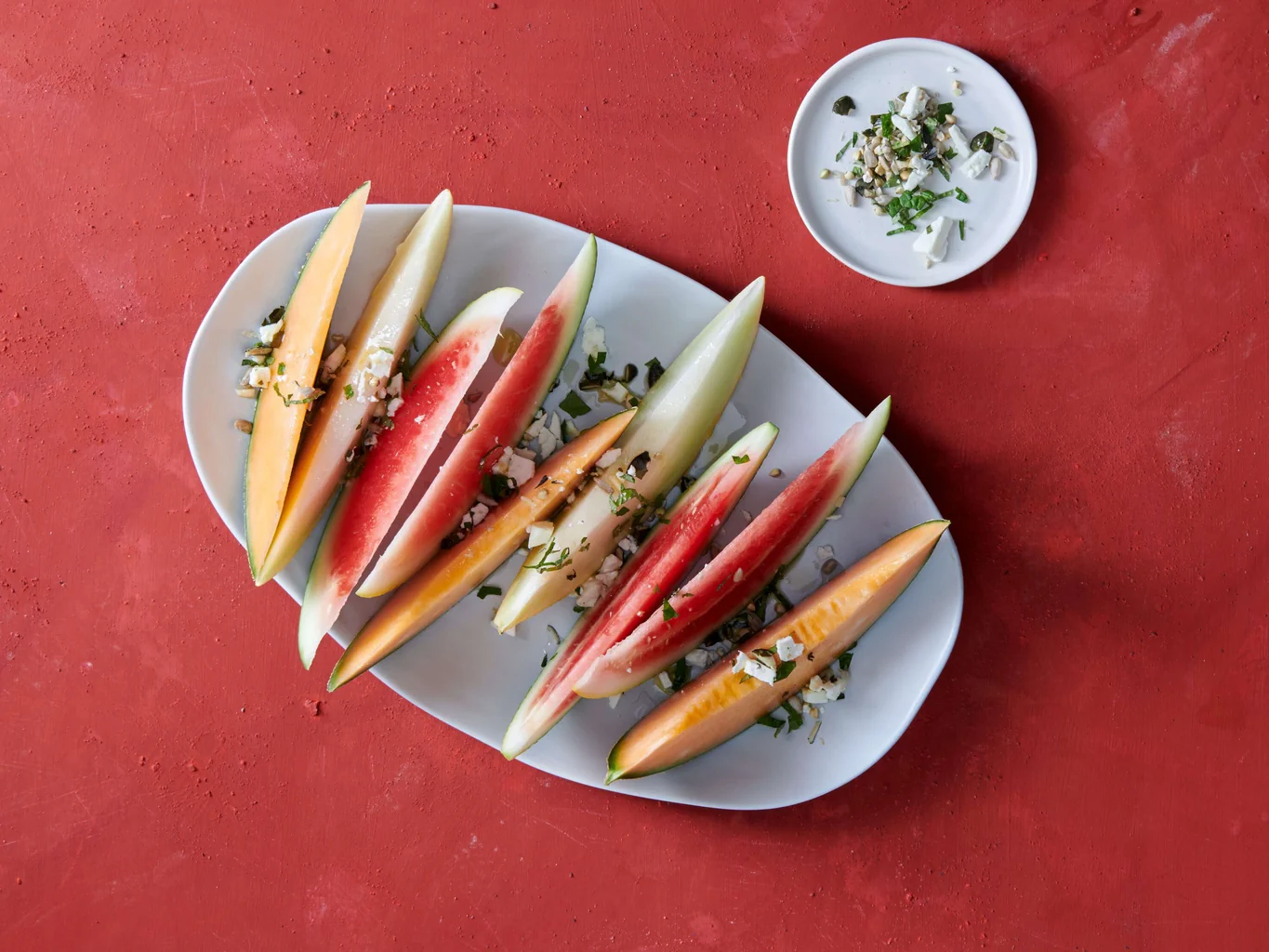 Melonen mit Feta-Bröseln