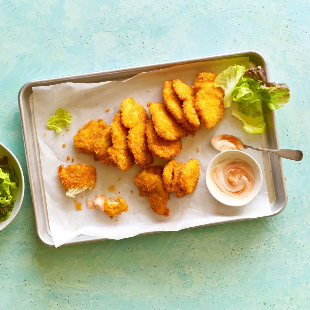 Chicken nuggets con salsa cocktail allo yogurt