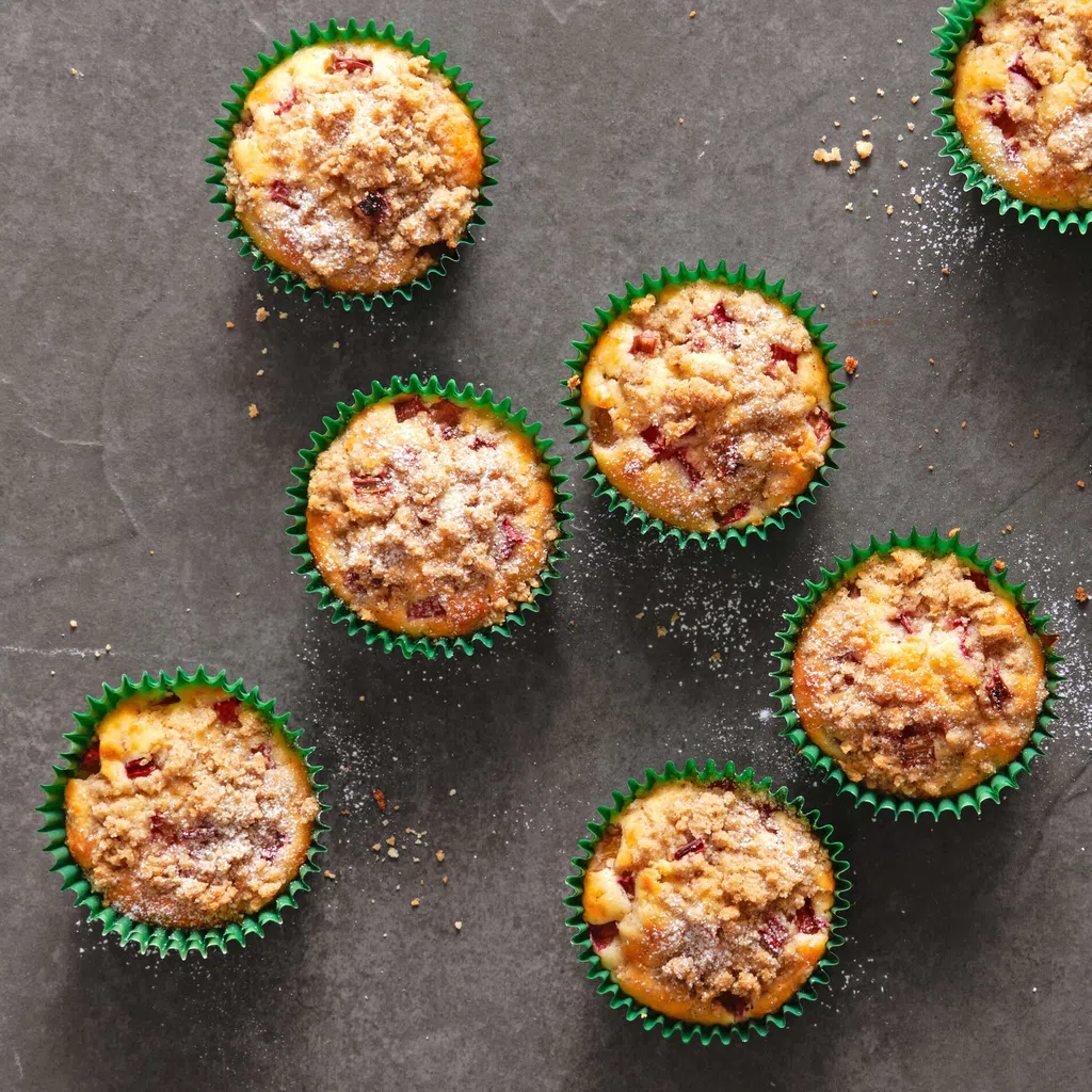 Rhabarberküchlein mit Streusel
