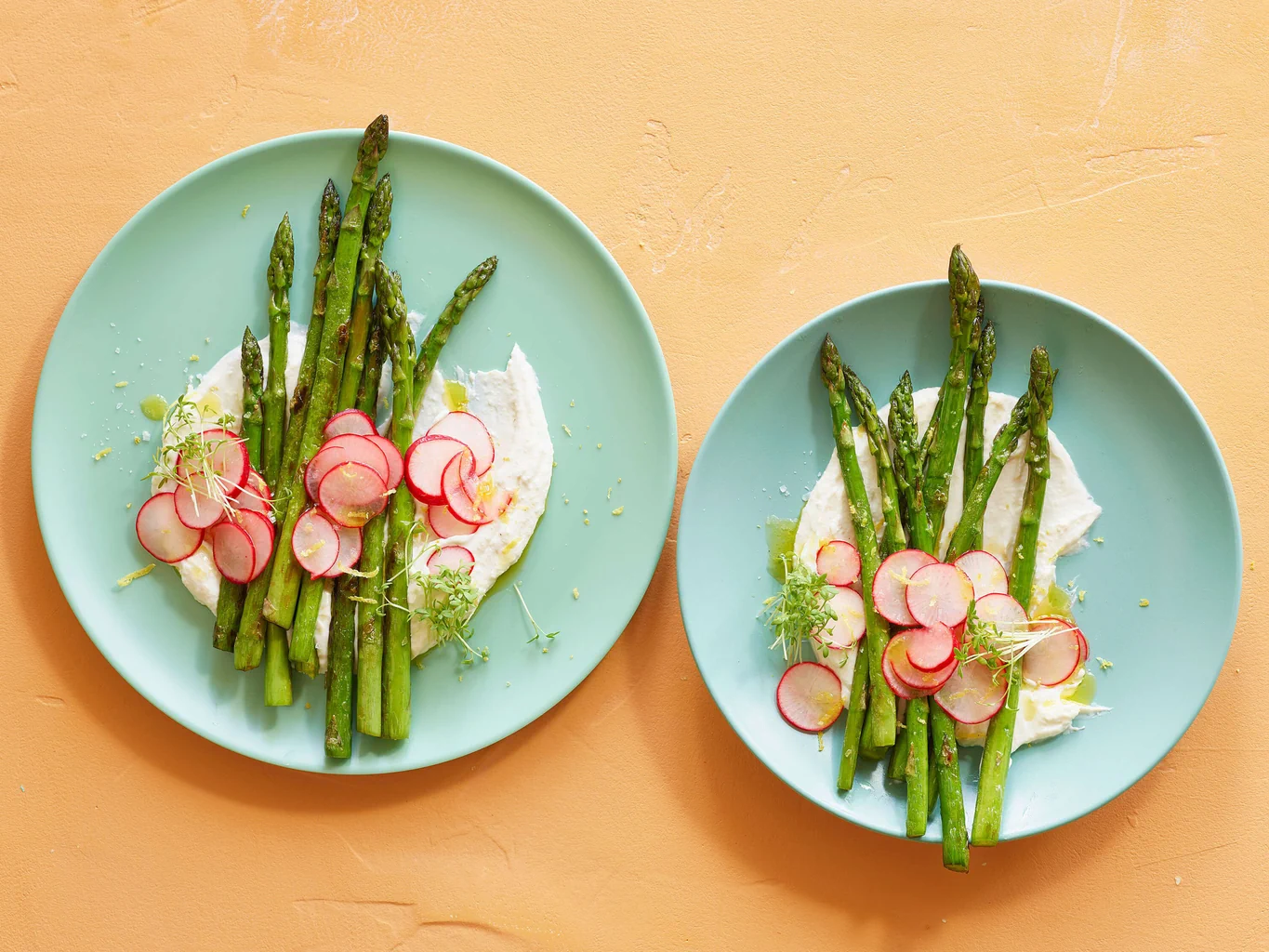 Asperges sur ricotta au raifort