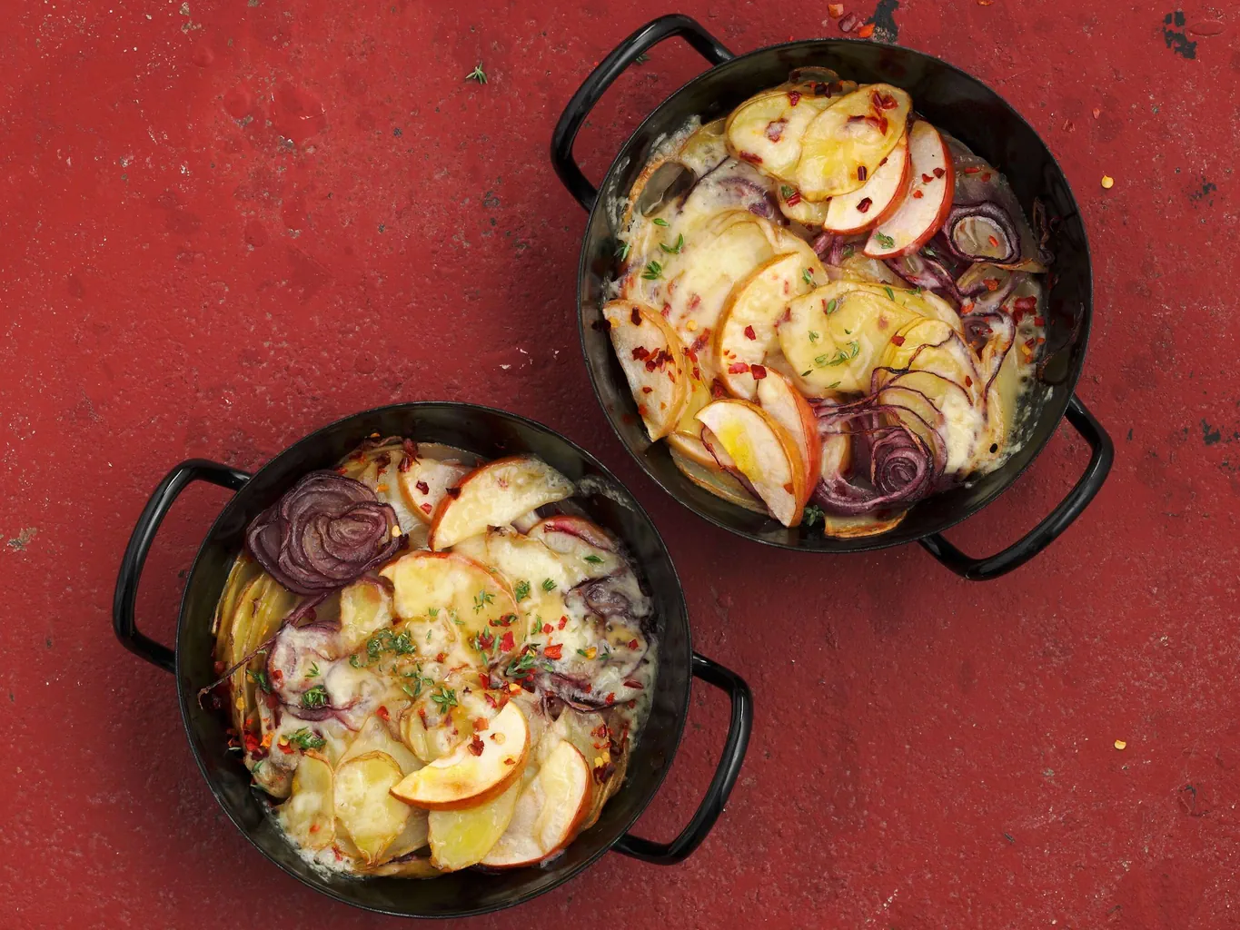 Gratin di patate e mele con miele al timo