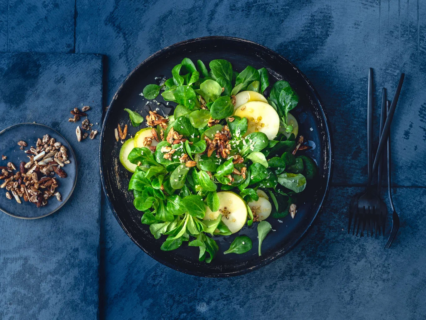 Nüsslisalat mit Birnen und Meerrettich