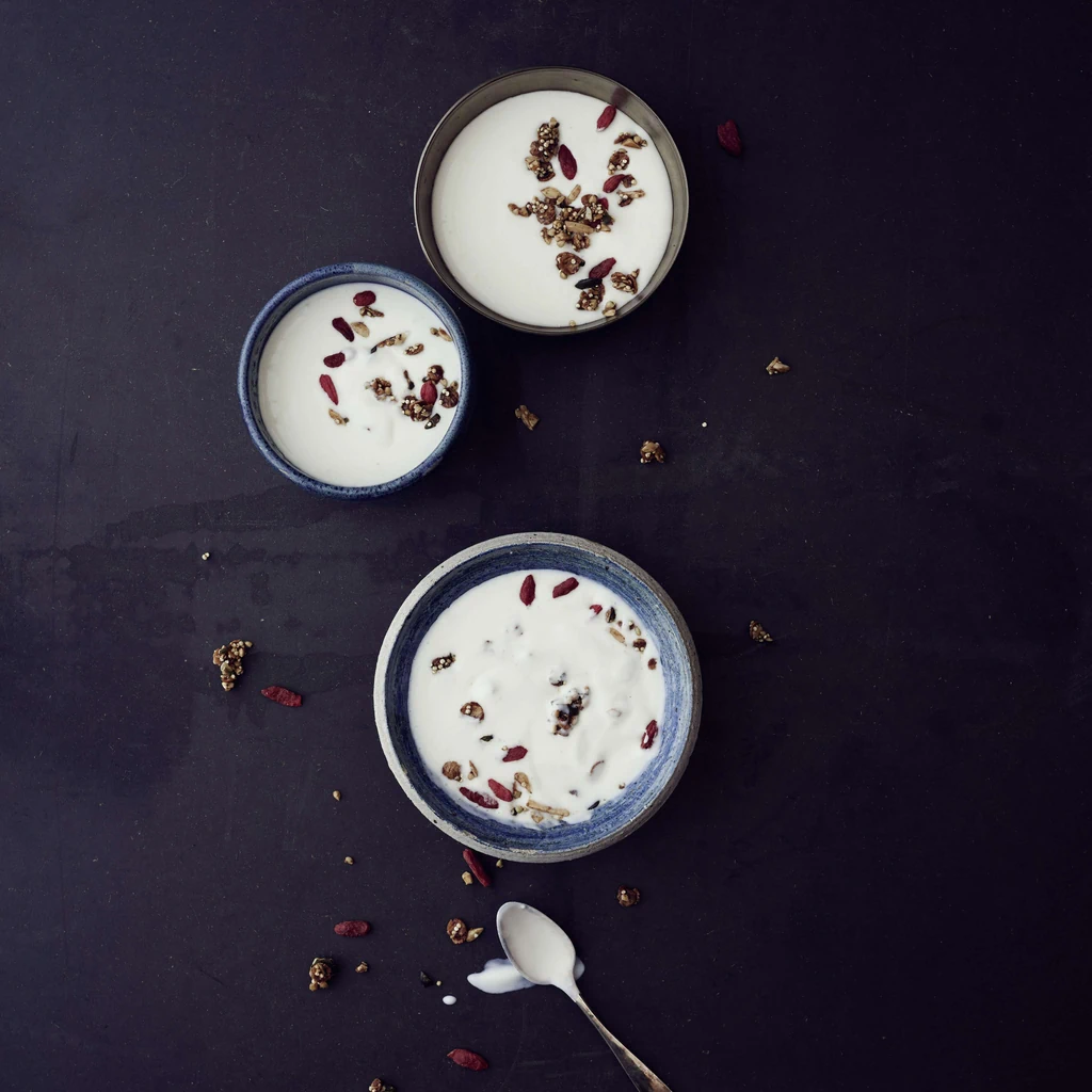 Kefir mit Quinoa-Granola