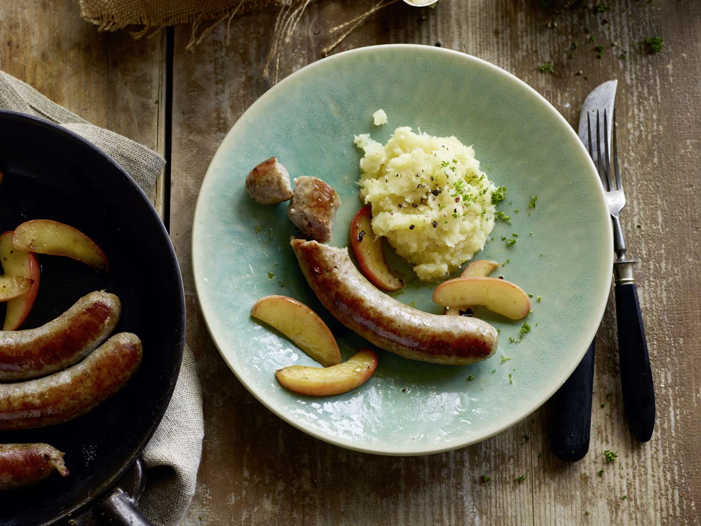 Écrasée de panais et de pommes avec saucisse de porc