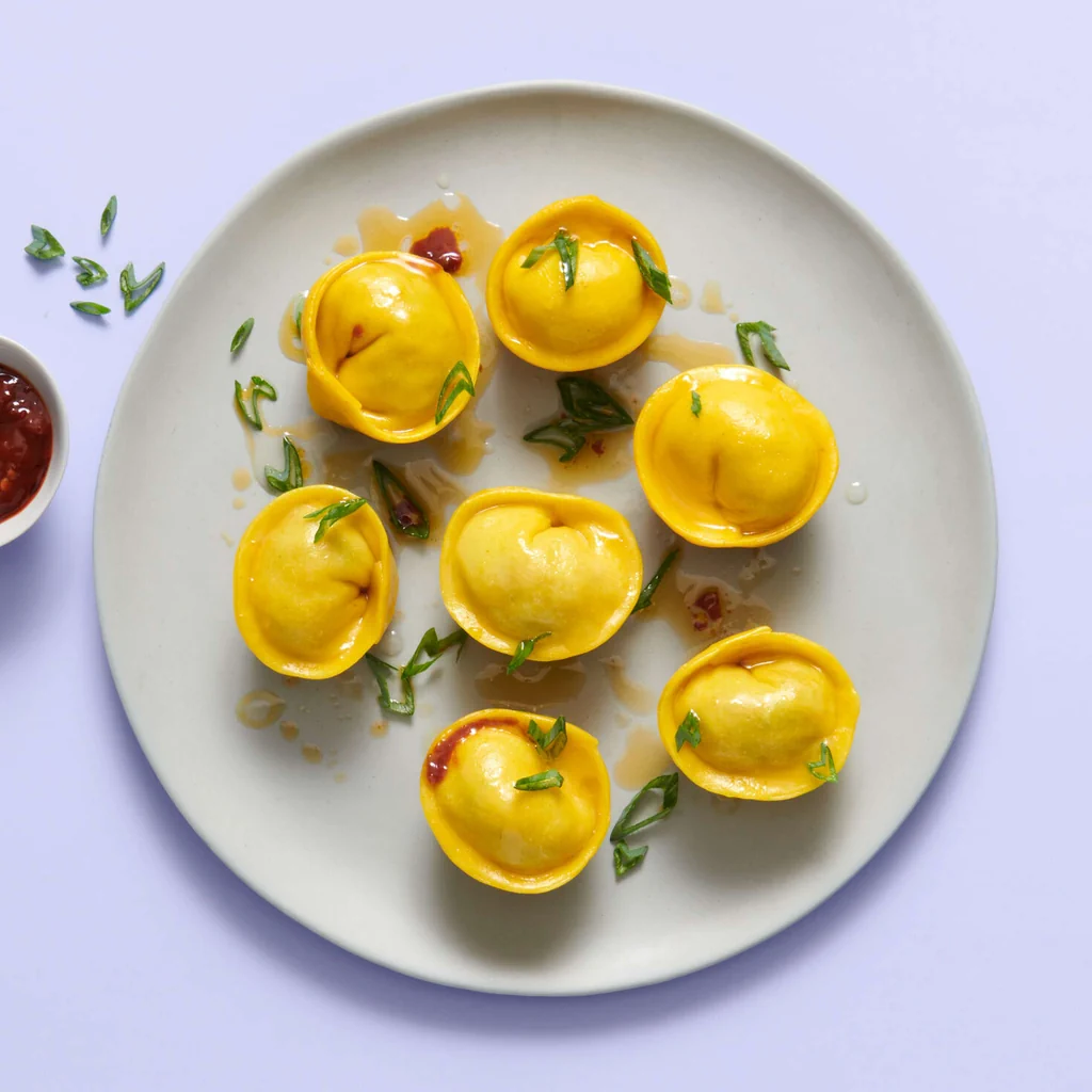 Dumplings jaunes à la viande hachée