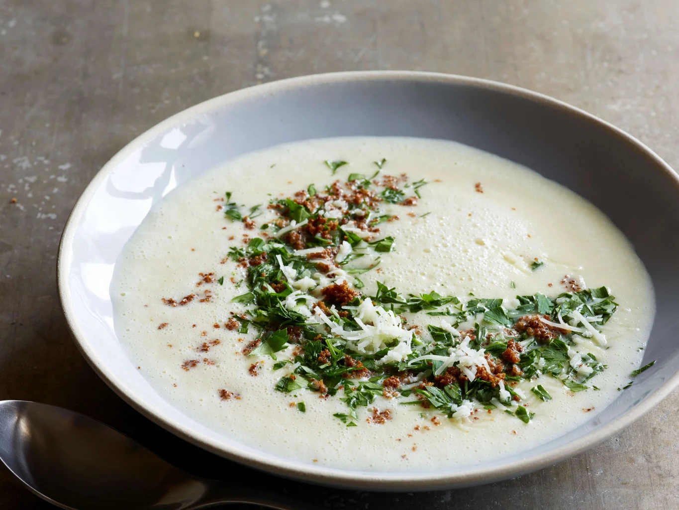 Soupe de chou-rave avec pecorino