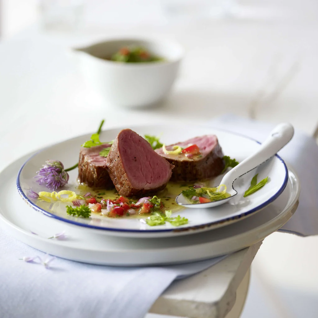 Schweinsmedaillons mit Kräutervinaigrette
